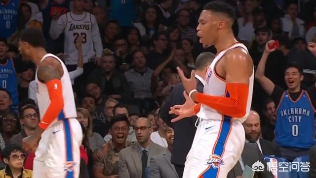 吉他与时尚:这些明星的吉他造型,你敢模仿吗? 吉他与时尚:这些明星的吉他造型,你敢模仿吗?