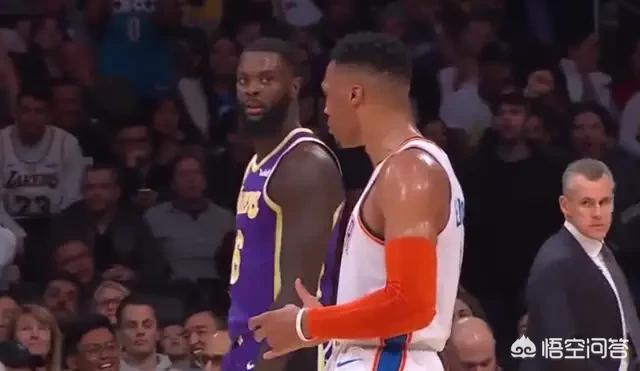 吉他与时尚:这些明星的吉他造型,你敢模仿吗? 吉他与时尚:这些明星的吉他造型,你敢模仿吗?